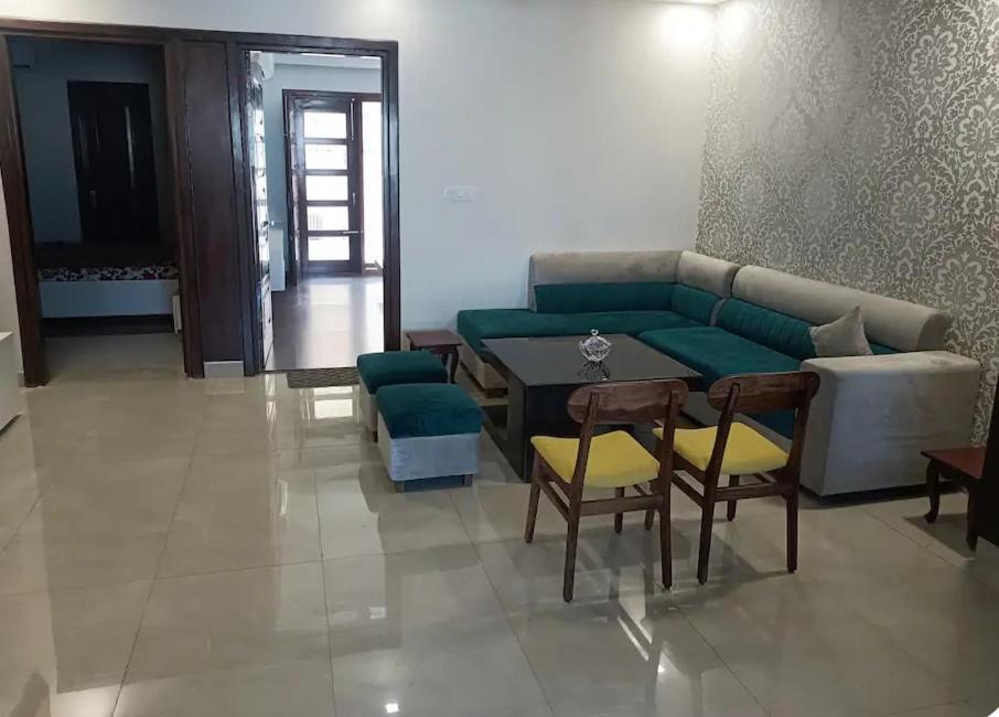 Homistay 1 Bhk ปัญจ์กุลา ภายนอก รูปภาพ