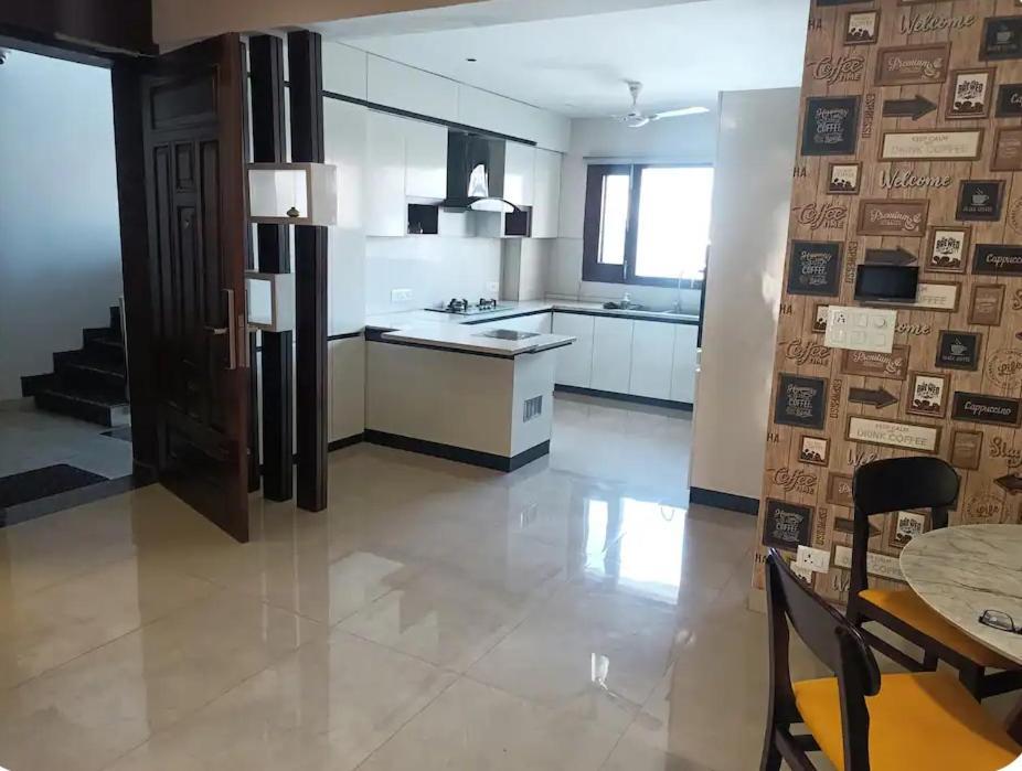Homistay 1 Bhk ปัญจ์กุลา ห้อง รูปภาพ