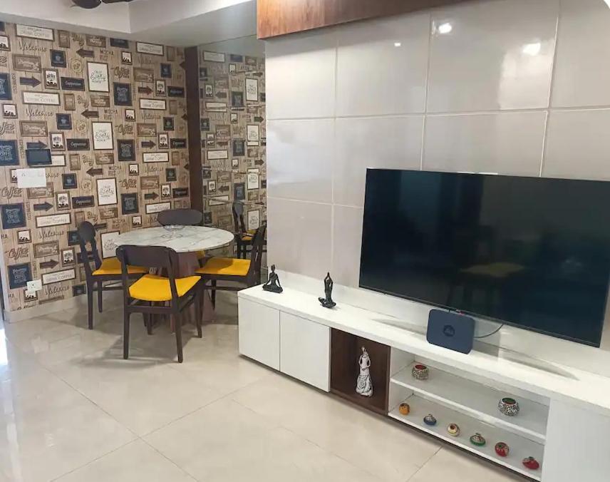 Homistay 1 Bhk ปัญจ์กุลา ภายนอก รูปภาพ