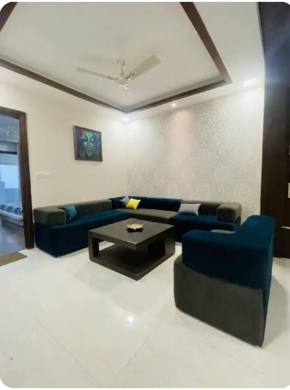 Homistay 1 Bhk ปัญจ์กุลา ภายนอก รูปภาพ