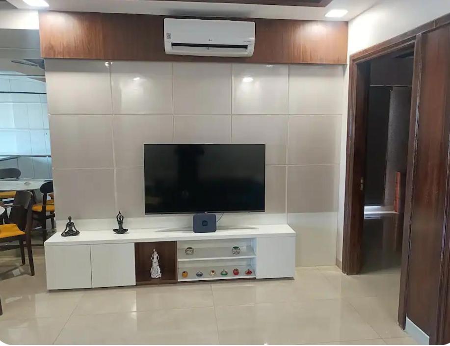 Homistay 1 Bhk ปัญจ์กุลา ภายนอก รูปภาพ